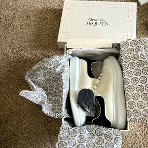 MENS Alexander McQueen White/Black Sneakers